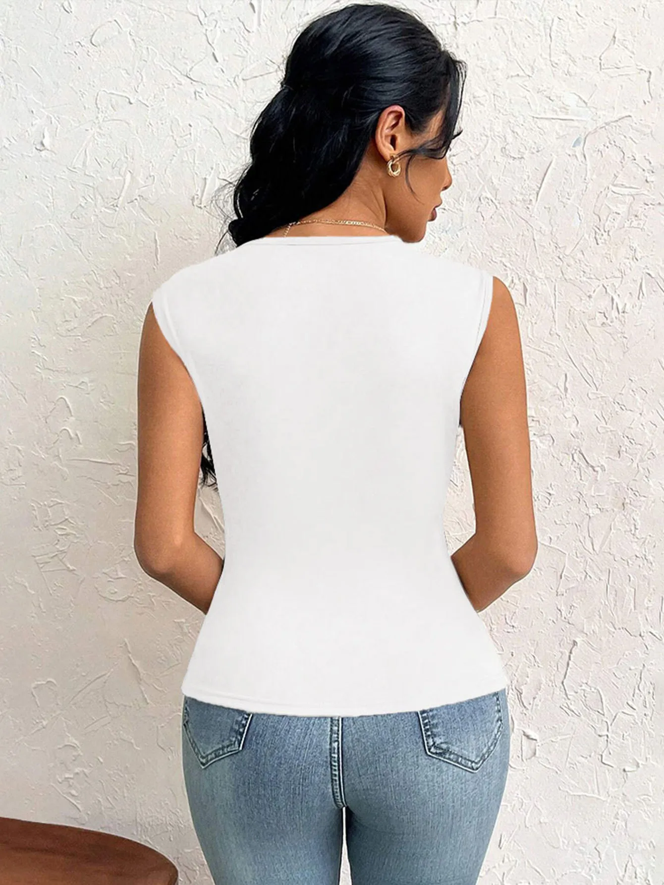Women's  Elegant Style T-shirt  Spring And Summer New Slim-fit Short Solid Color Top With Slant Collar display picture 11