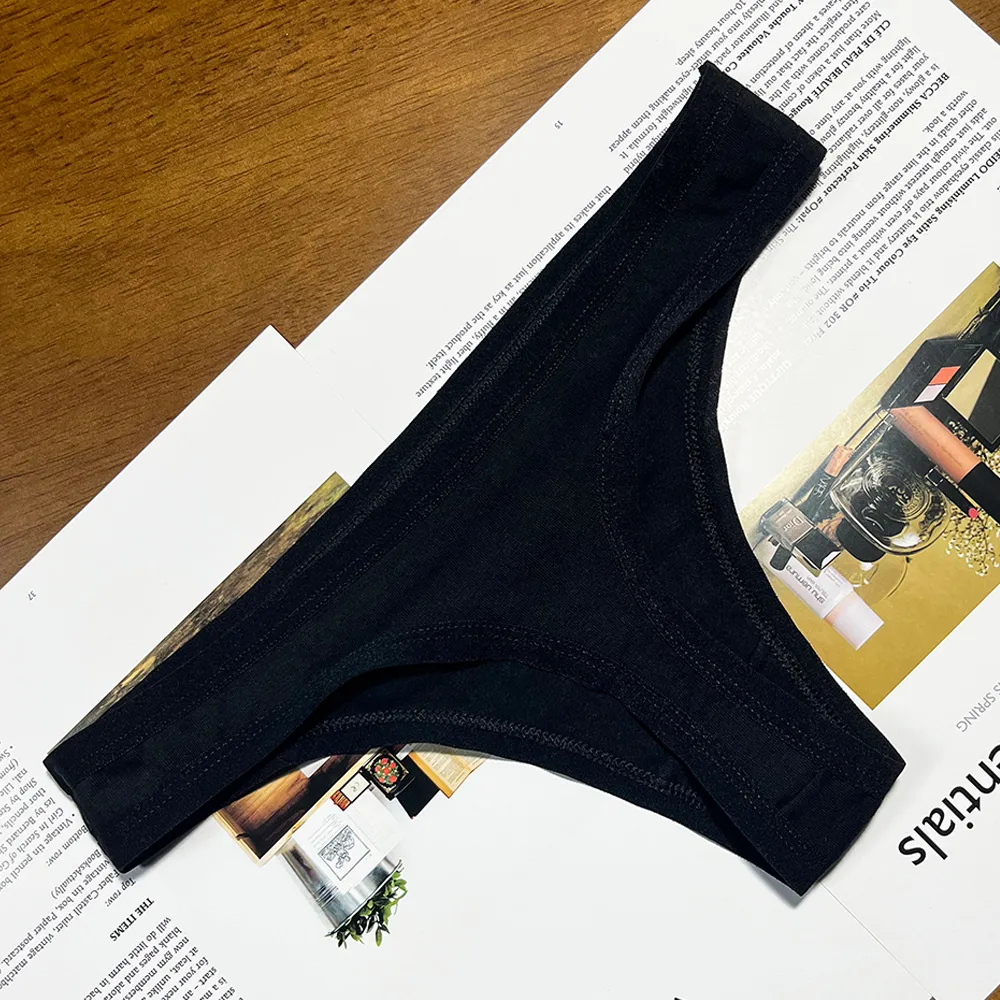 Solid Color Low Waist Thong Panties display picture 5