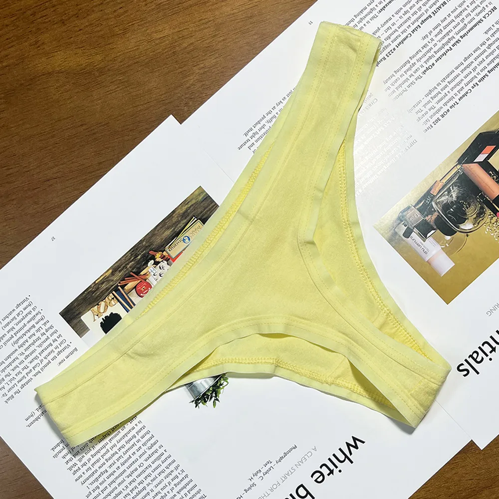 Solid Color Low Waist Thong Panties display picture 1