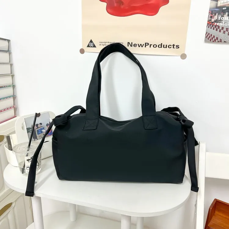 Women's Pu Leather Solid Color Bow Knot Streetwear Square Zipper Shoulder Bag display picture 5