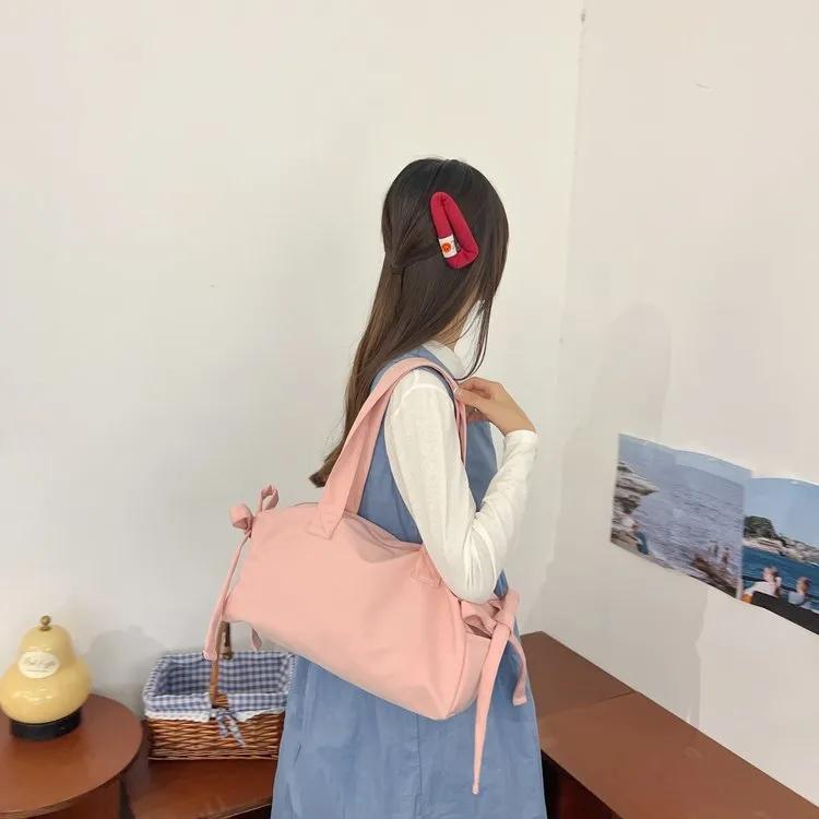 Women's Pu Leather Solid Color Bow Knot Streetwear Square Zipper Shoulder Bag display picture 10