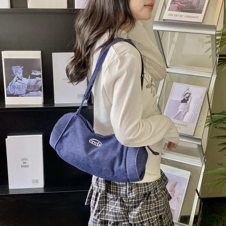 Women's Nylon Vocabulary Words/Name Solid Color Streetwear Cylindrical Zipper Shoulder Bag display picture 7