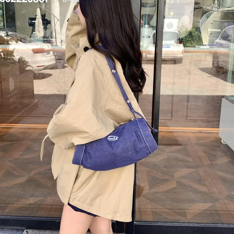 Women's Nylon Vocabulary Words/Name Solid Color Streetwear Cylindrical Zipper Shoulder Bag display picture 9