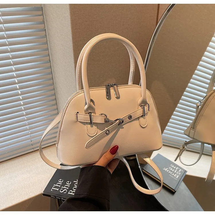 Women's Pu Leather Solid Color Streetwear Square Zipper Shoulder Bag display picture 9