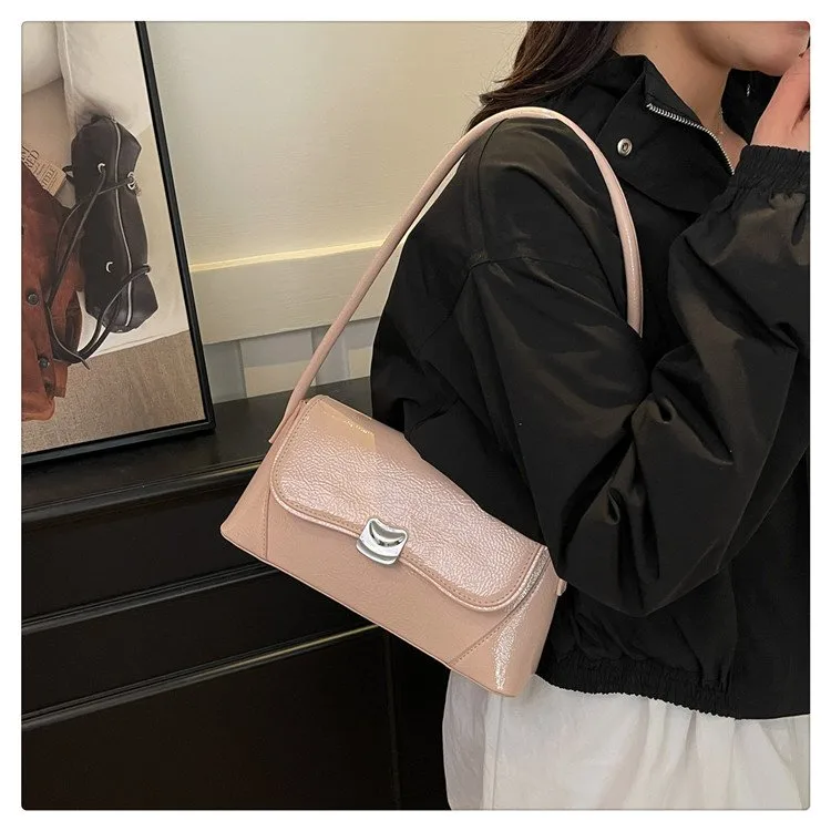 Women's Pu Leather Solid Color Streetwear Square Magnetic Buckle Flip Cover Shoulder Bag display picture 9