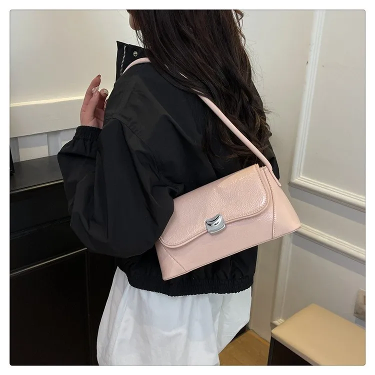 Women's Pu Leather Solid Color Streetwear Square Magnetic Buckle Flip Cover Shoulder Bag display picture 7