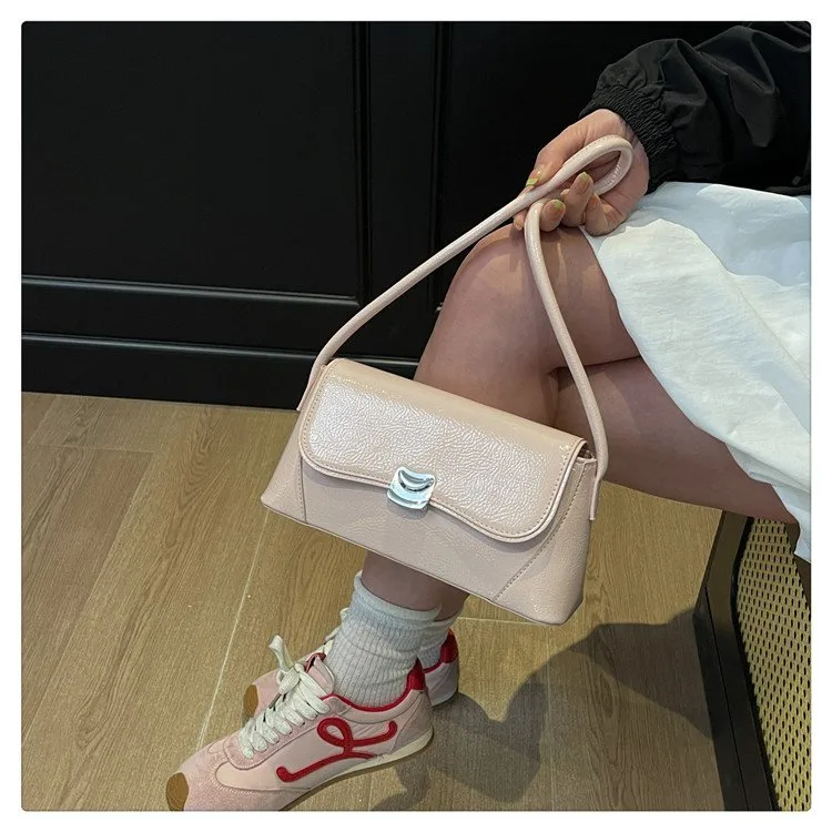 Women's Pu Leather Solid Color Streetwear Square Magnetic Buckle Flip Cover Shoulder Bag display picture 12