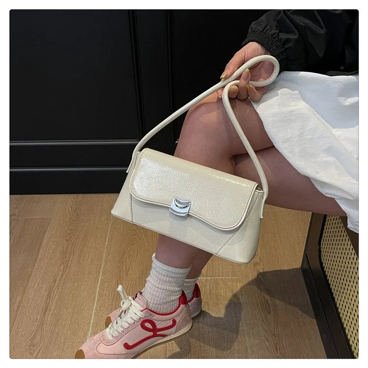 Women's Pu Leather Solid Color Streetwear Square Magnetic Buckle Flip Cover Shoulder Bag display picture 11