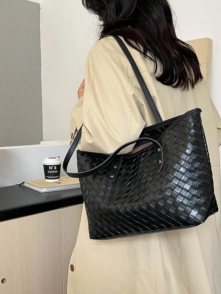 Women's Pu Leather Lattice Solid Color Streetwear Square Zipper Tote Bag display picture 7