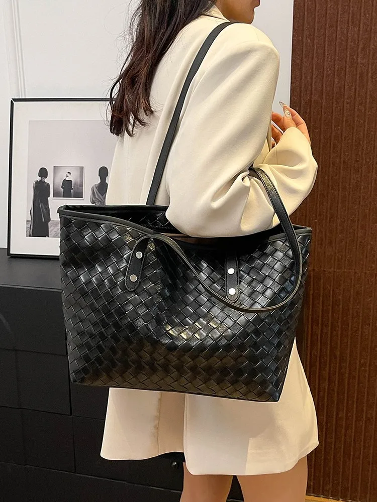 Women's Pu Leather Lattice Solid Color Streetwear Square Zipper Tote Bag display picture 22