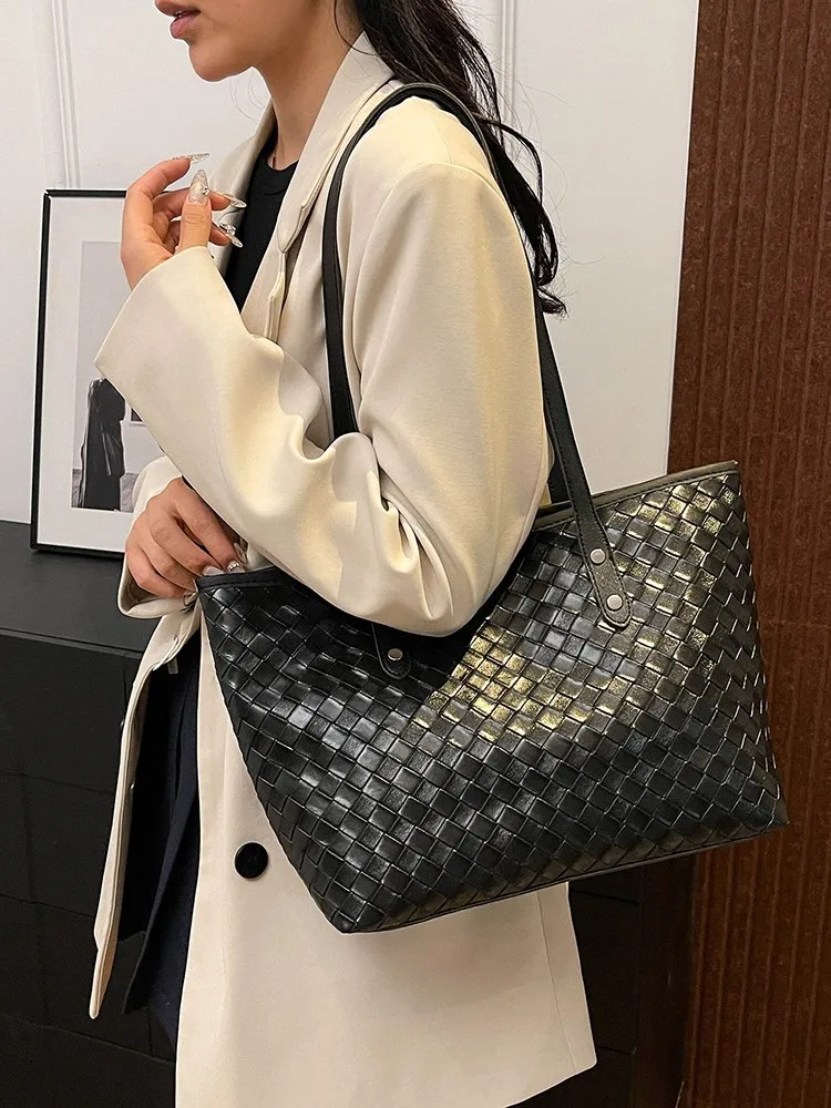 Women's Pu Leather Lattice Solid Color Streetwear Square Zipper Tote Bag display picture 23