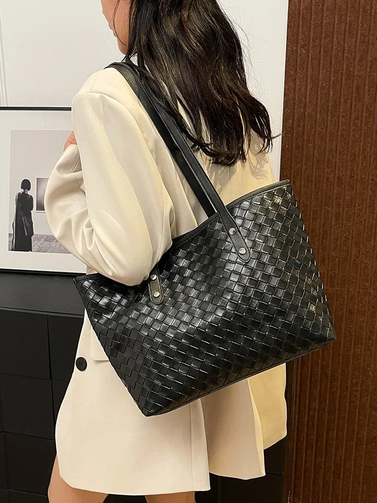 Women's Pu Leather Lattice Solid Color Streetwear Square Zipper Tote Bag display picture 25