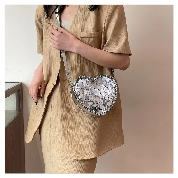 Women's Pu Leather Heart Shape Streetwear Sequins Heart-shaped Zipper Shoulder Bag display picture 12