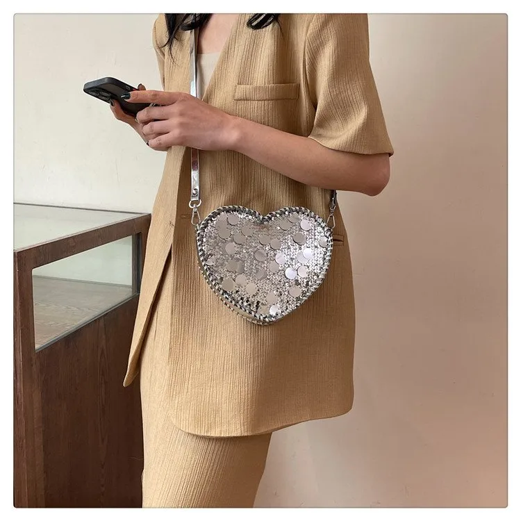 Women's Pu Leather Heart Shape Streetwear Sequins Heart-shaped Zipper Shoulder Bag display picture 5