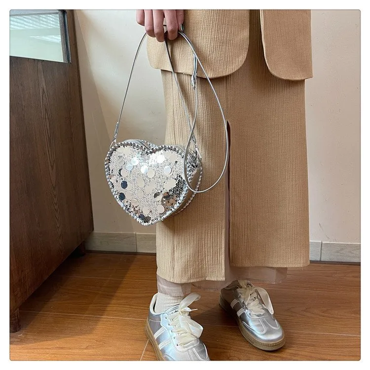 Women's Pu Leather Heart Shape Streetwear Sequins Heart-shaped Zipper Shoulder Bag display picture 6