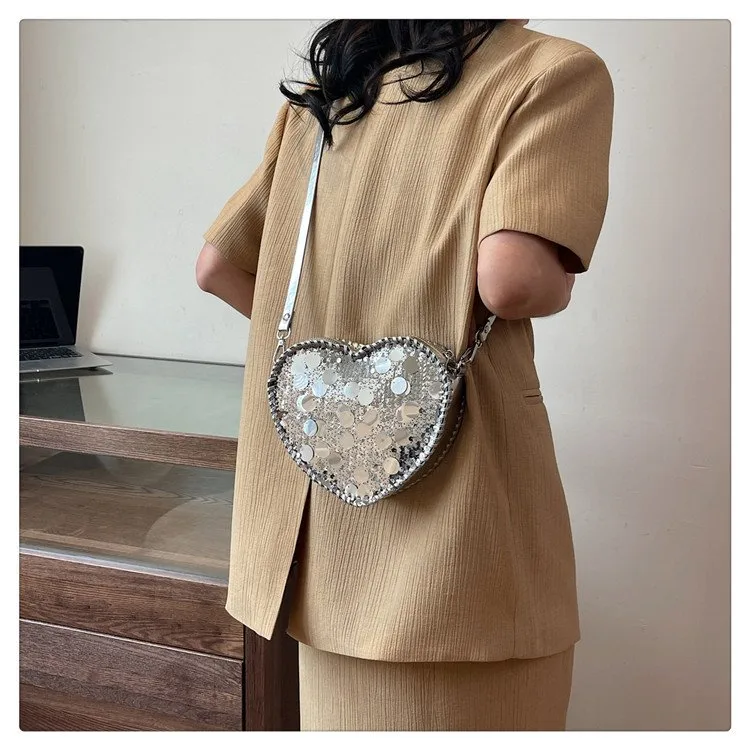 Women's Pu Leather Heart Shape Streetwear Sequins Heart-shaped Zipper Shoulder Bag display picture 14