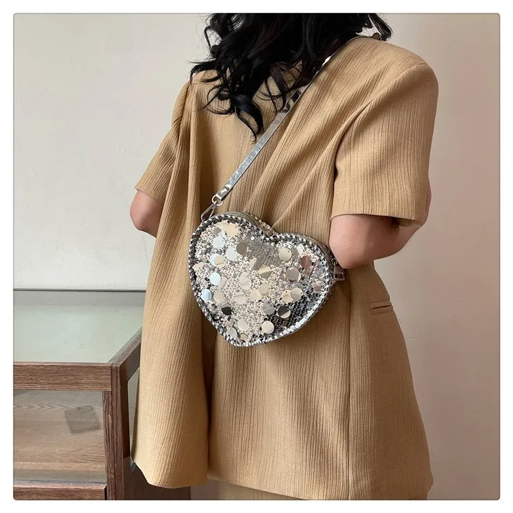 Women's Pu Leather Heart Shape Streetwear Sequins Heart-shaped Zipper Shoulder Bag display picture 16