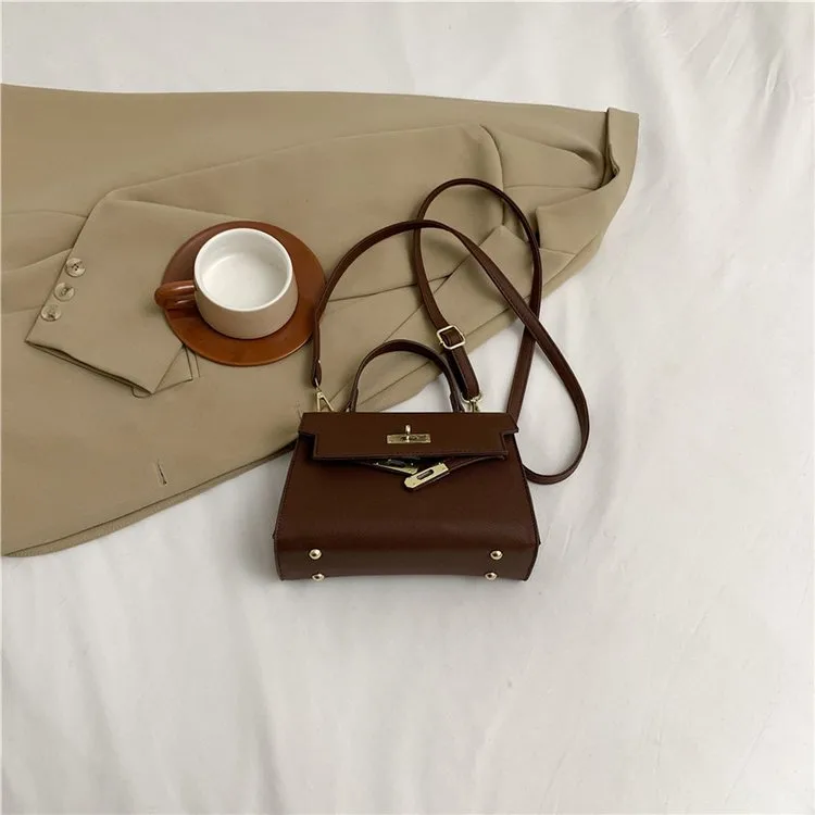 Women's Pu Leather Solid Color Streetwear Square Flip Cover Lock Clasp Shoulder Bag display picture 4