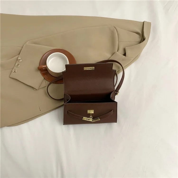 Women's Pu Leather Solid Color Streetwear Square Flip Cover Lock Clasp Shoulder Bag display picture 8