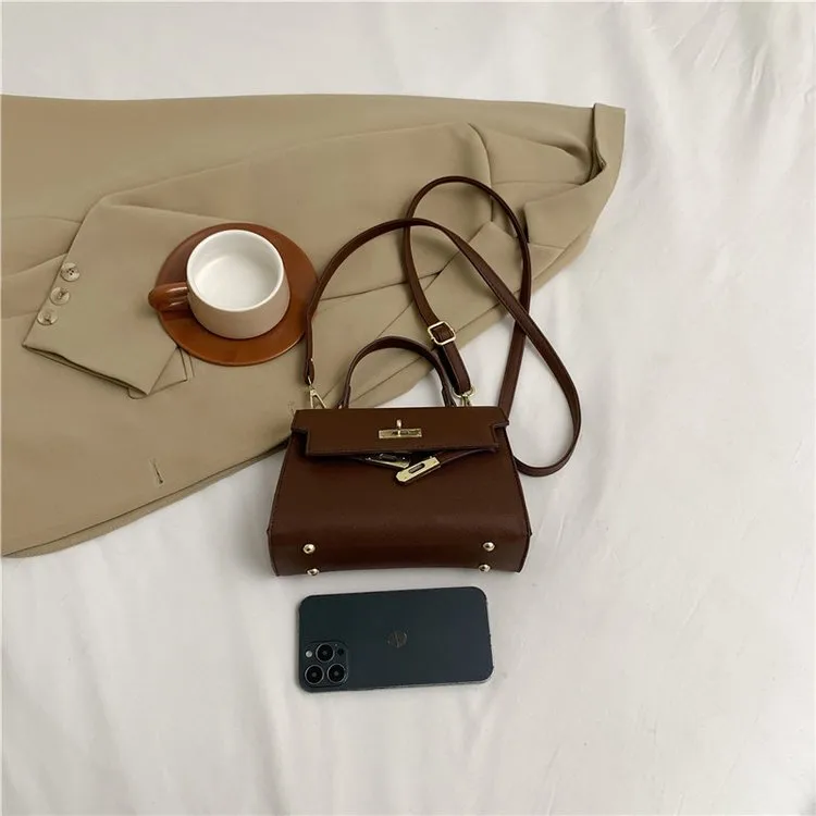 Women's Pu Leather Solid Color Streetwear Square Flip Cover Lock Clasp Shoulder Bag display picture 7