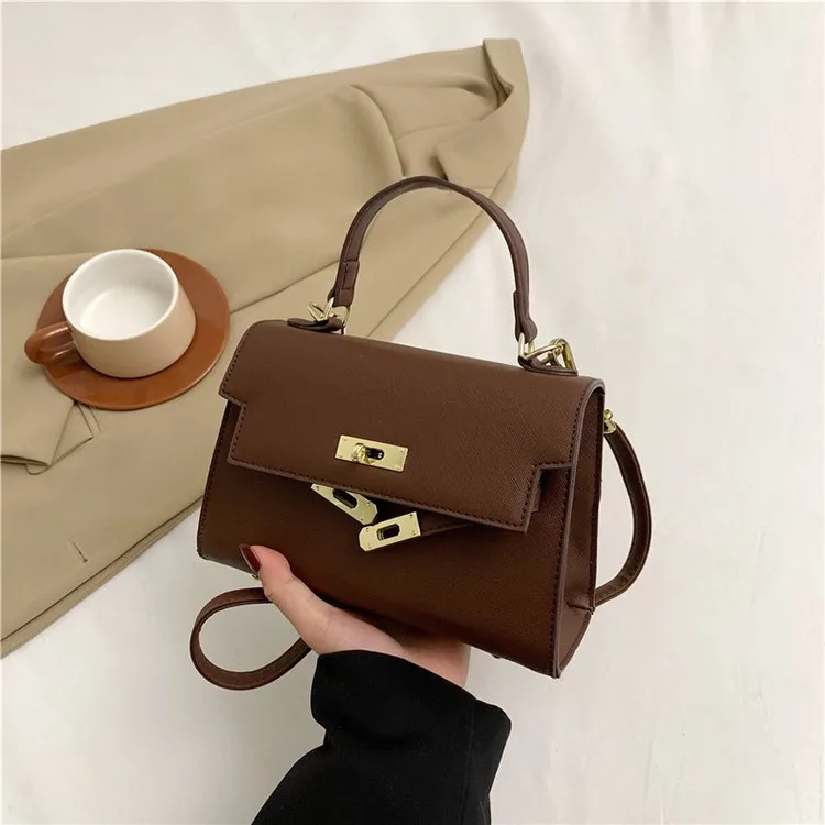 Women's Pu Leather Solid Color Streetwear Square Flip Cover Lock Clasp Shoulder Bag display picture 6