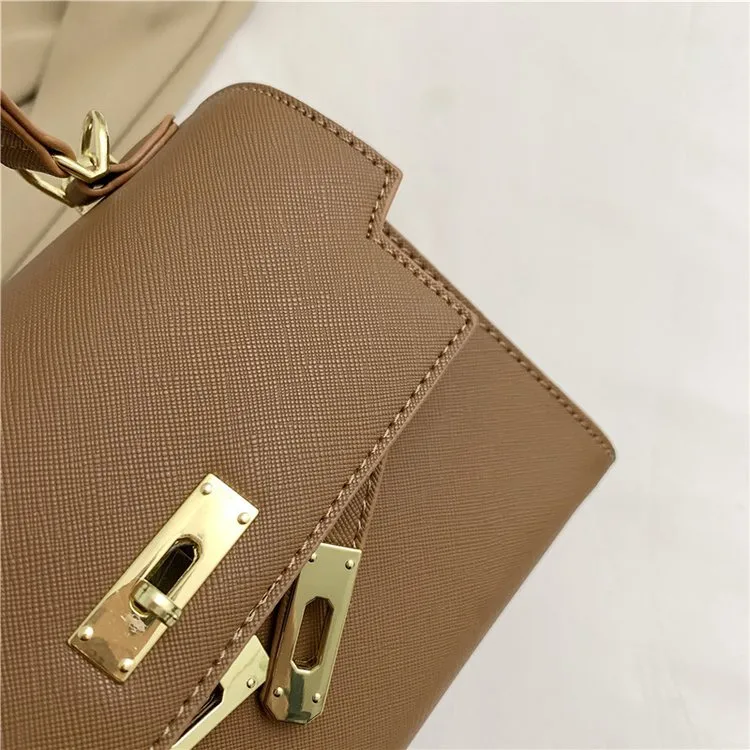 Women's Pu Leather Solid Color Streetwear Square Flip Cover Lock Clasp Shoulder Bag display picture 28