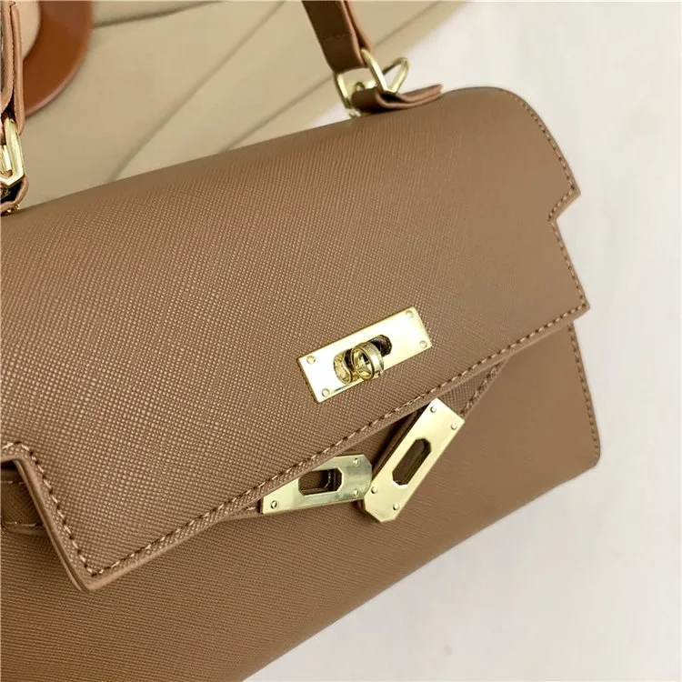 Women's Pu Leather Solid Color Streetwear Square Flip Cover Lock Clasp Shoulder Bag display picture 30
