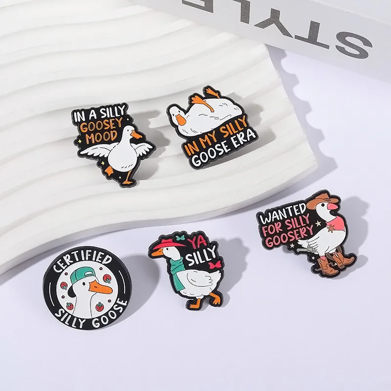Cartoon Style Cute Streetwear Animal Letter Alloy Stamping Stoving Varnish Plating Women's Cartoon Pinback Badge Brooches Collar Pin display picture 18
