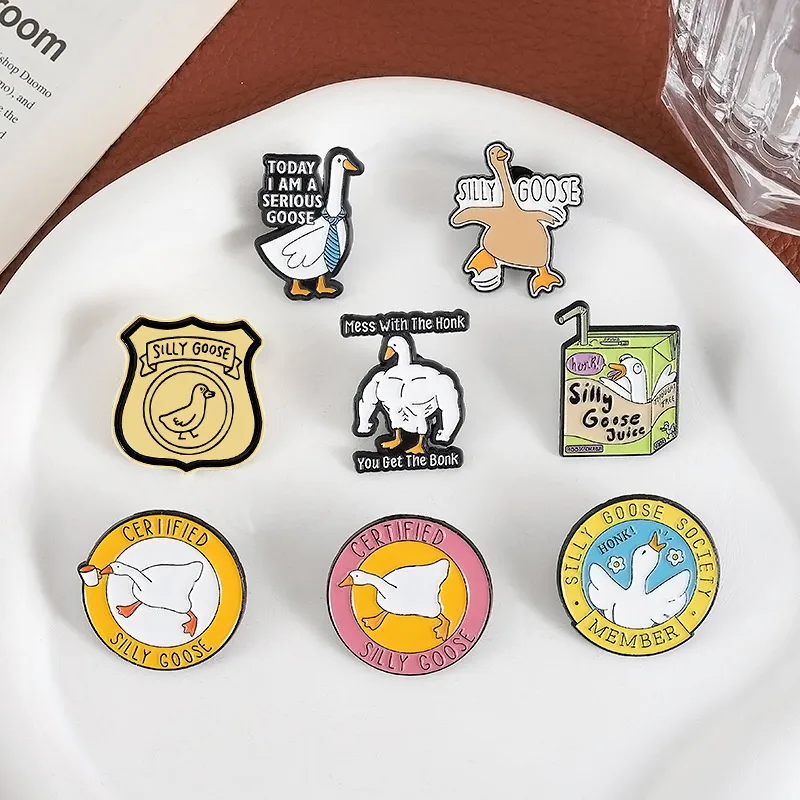 Cartoon Style Cute Streetwear Animal Letter Alloy Stamping Stoving Varnish Plating Women's Cartoon Pinback Badge Brooches Collar Pin display picture 19