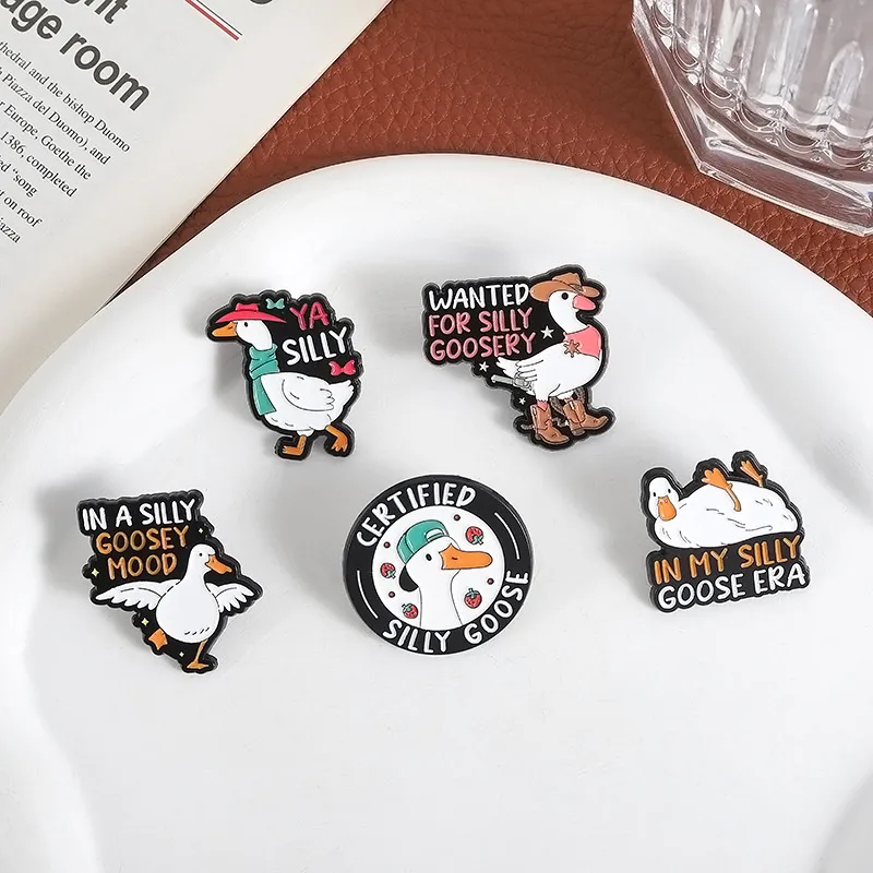 Cartoon Style Cute Streetwear Animal Letter Alloy Stamping Stoving Varnish Plating Women's Cartoon Pinback Badge Brooches Collar Pin display picture 22
