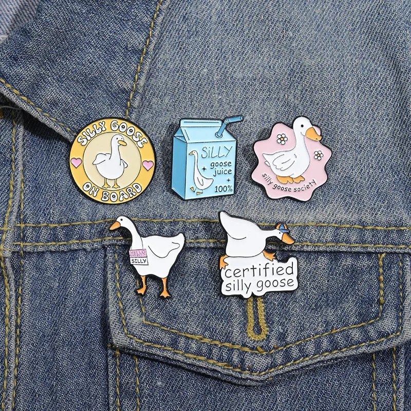 Cartoon Style Cute Streetwear Animal Letter Alloy Stamping Stoving Varnish Plating Women's Cartoon Pinback Badge Brooches Collar Pin display picture 11