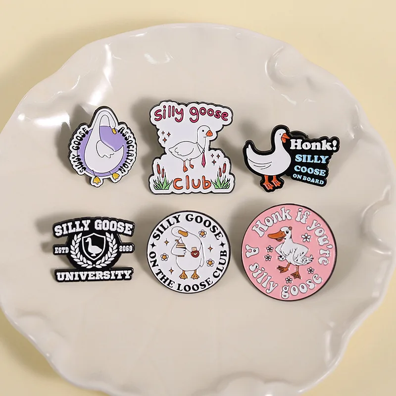 Cartoon Style Cute Streetwear Animal Letter Alloy Stamping Stoving Varnish Plating Women's Cartoon Pinback Badge Brooches Collar Pin display picture 31