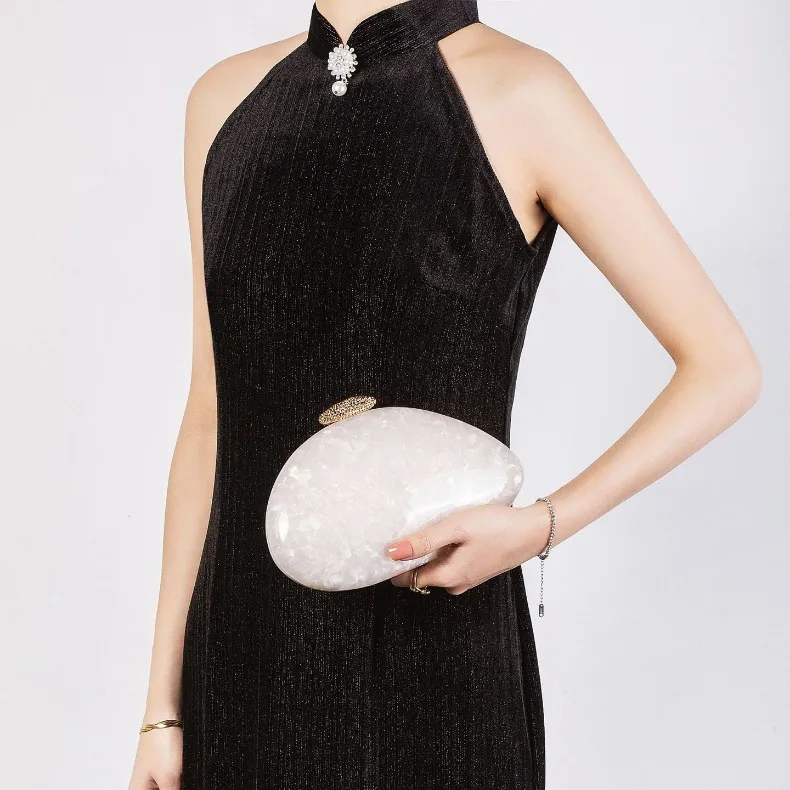 Women's  New Shoulder Crossbody Bag Shaped Shell Acrylic Bag Fashion Wedding Dinner Clutch Bag display picture 2