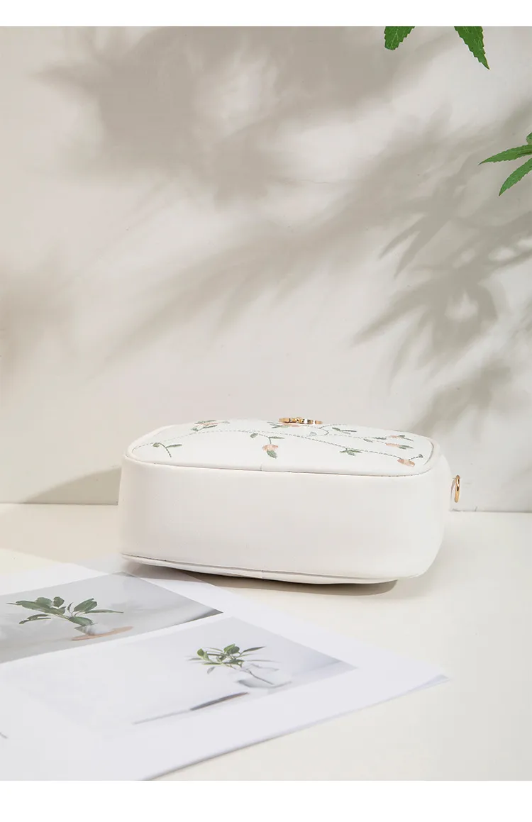 New Embroidered Shoulder Bag Women's Bag Summer Fresh And Cute Flower Crossbody Bag Butterfly Decoration Camera Bag display picture 9