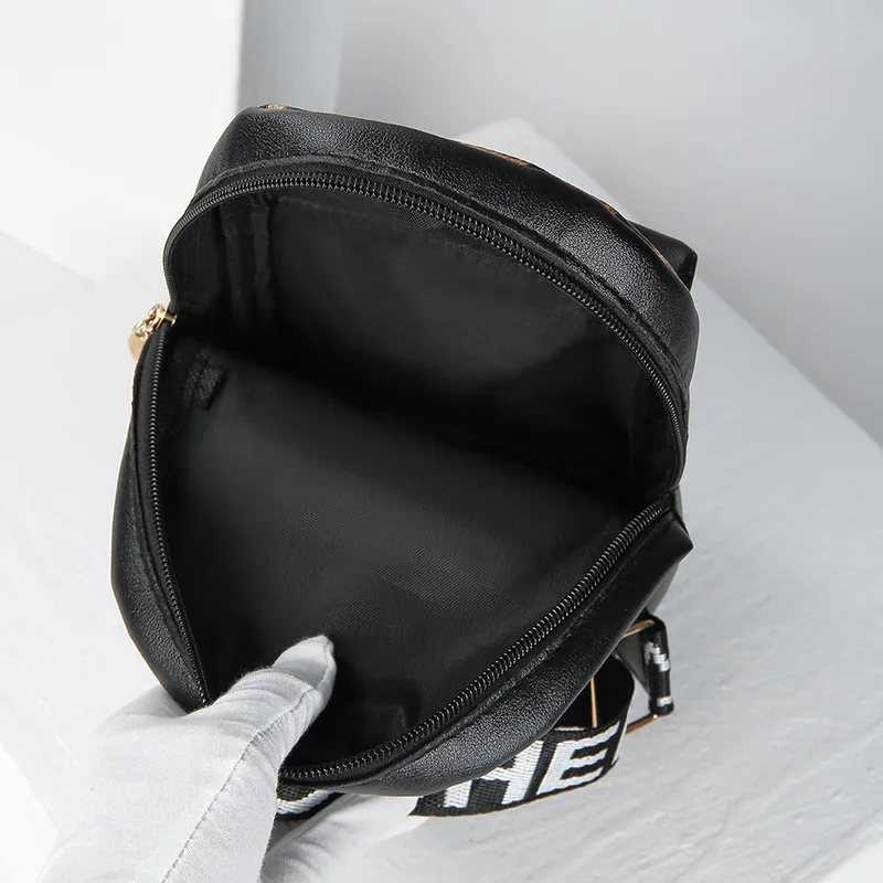 Fashion Trend  Leopard Print Sports Crossbody Chest Bag  Wholesale Bag display picture 6