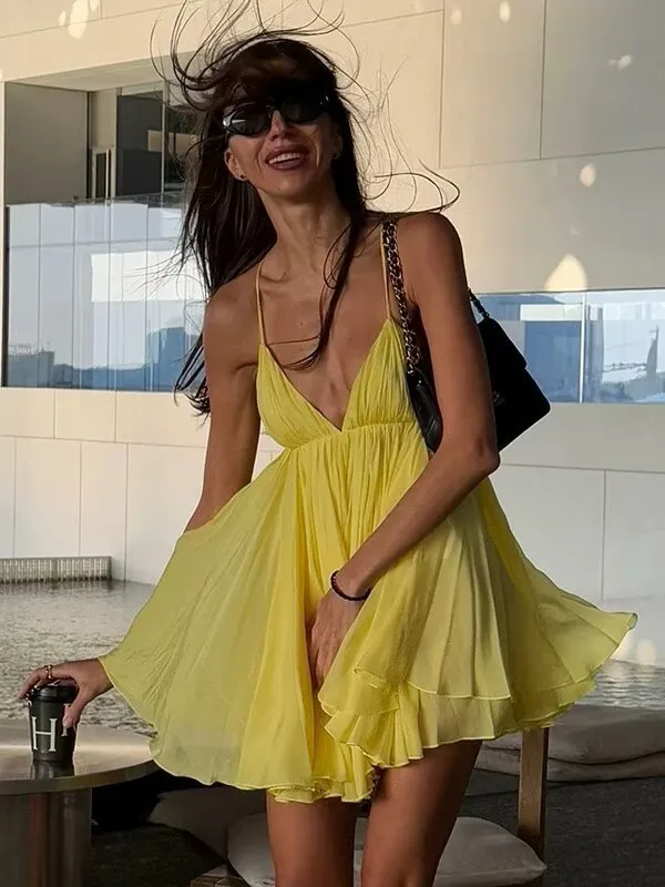 Women's Strap Dress Elegant Strap Sleeveless Solid Color Above Knee Banquet Selfie display picture 4
