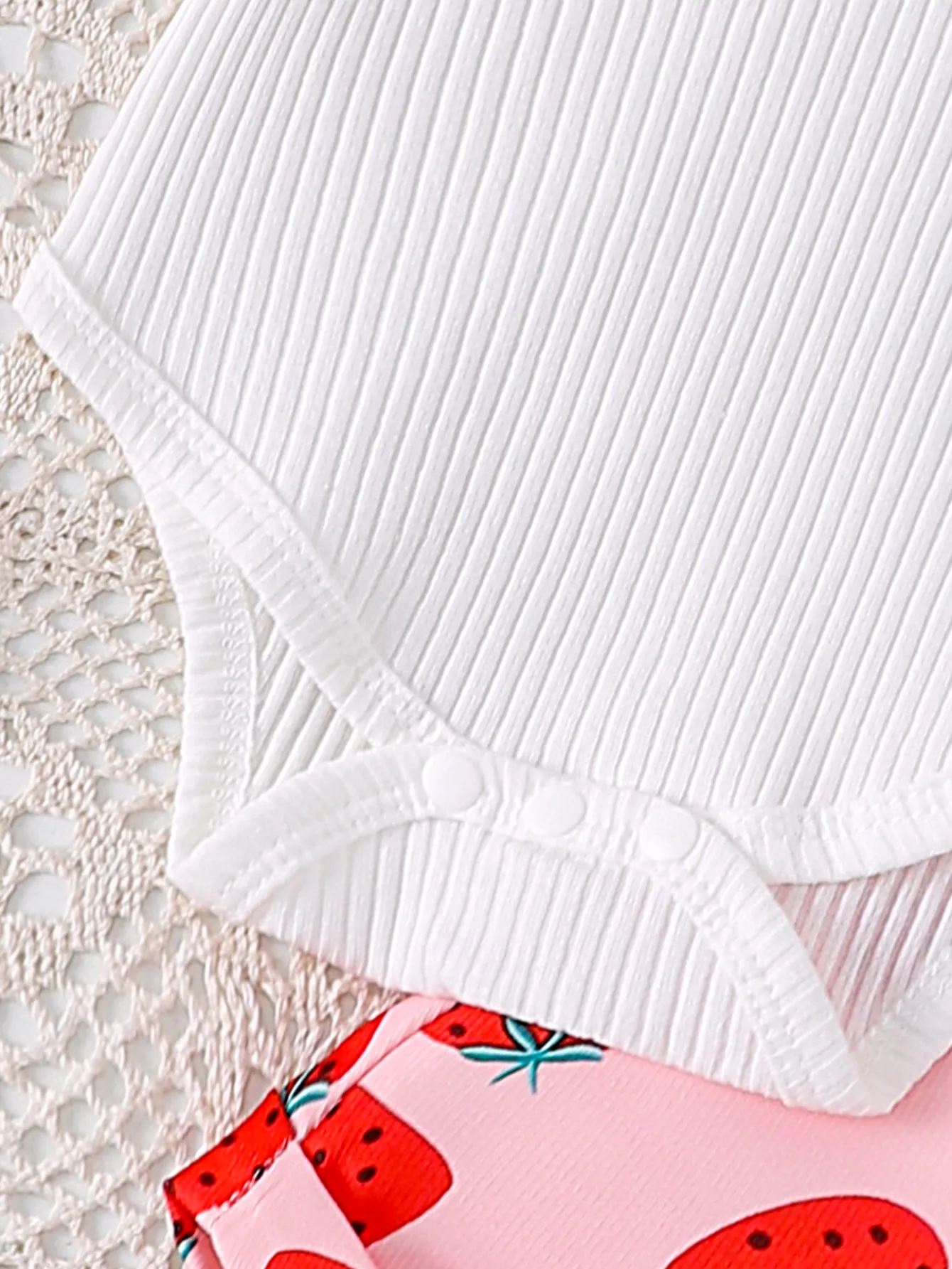 Foreign Trade  Europe And The United States Summer Girls Baby Girls Suit Baby Children's Flying Sleeve Short Sleeve Hare Printed Sleeve Pants display picture 7