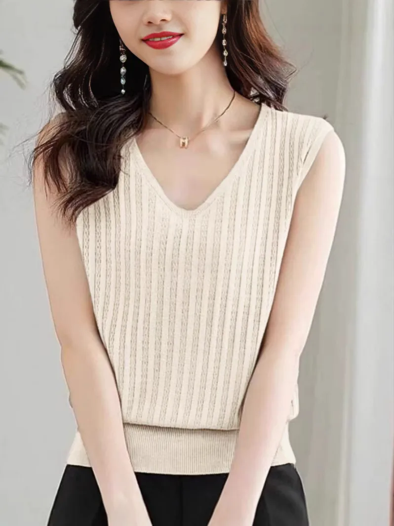 Summer New Knitted Small Camisole Women's Inner Base V-Neck Sleeveless Top Outer Wear Explosions Women's Clothing display picture 4