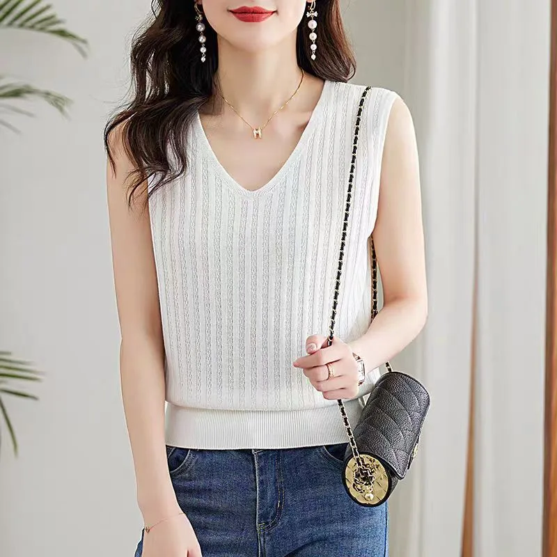 Summer New Knitted Small Camisole Women's Inner Base V-Neck Sleeveless Top Outer Wear Explosions Women's Clothing display picture 6