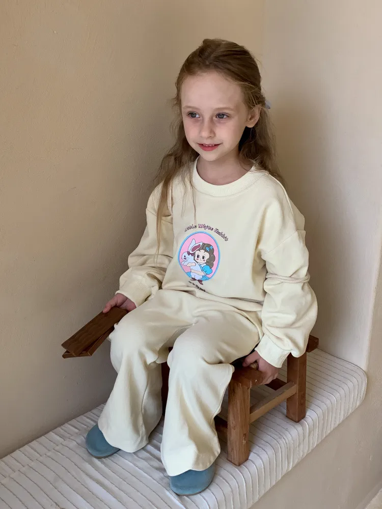 Girls' Sweater Suit Spring  New Style Baby Girls' Fashionable Casual Cartoon Sweater Two-piece Set display picture 3