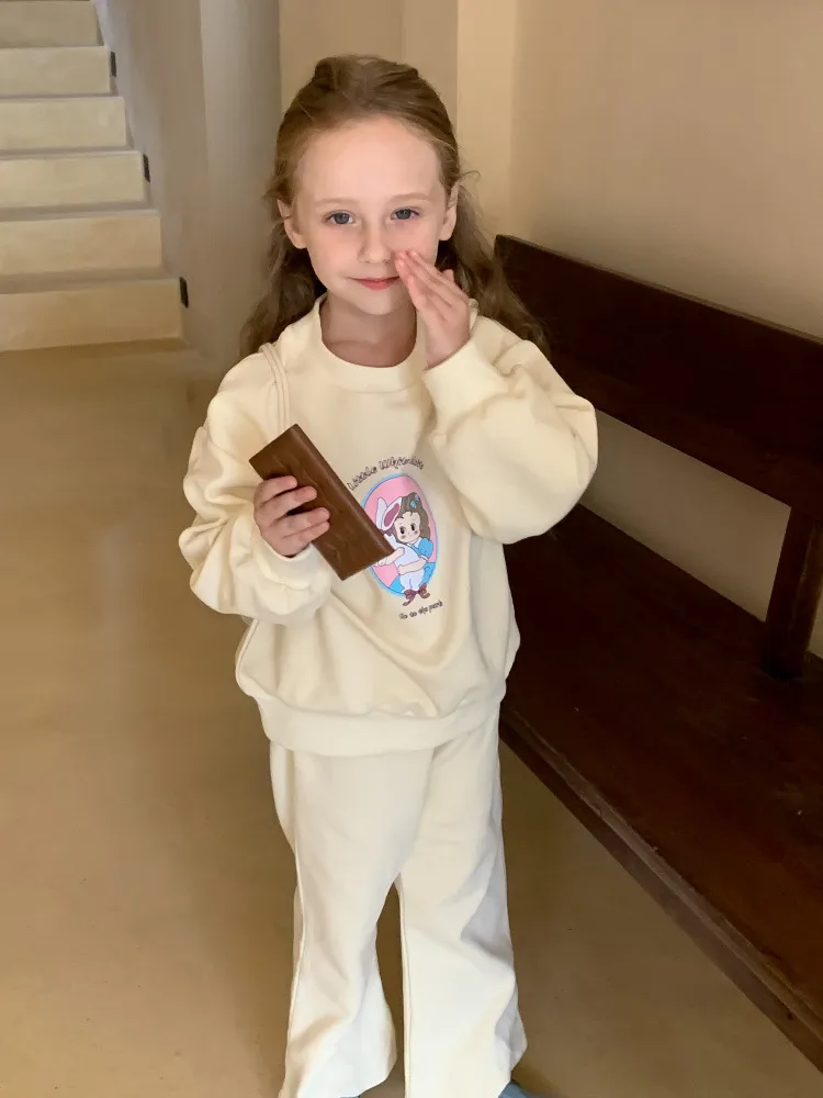 Girls' Sweater Suit Spring  New Style Baby Girls' Fashionable Casual Cartoon Sweater Two-piece Set display picture 17