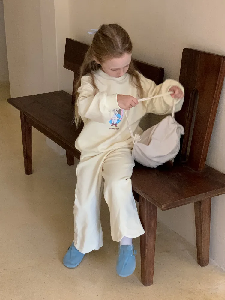Girls' Sweater Suit Spring  New Style Baby Girls' Fashionable Casual Cartoon Sweater Two-piece Set display picture 18