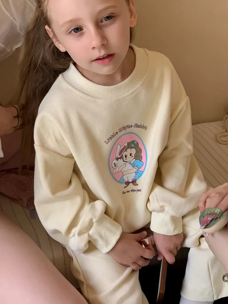 Girls' Sweater Suit Spring  New Style Baby Girls' Fashionable Casual Cartoon Sweater Two-piece Set display picture 20