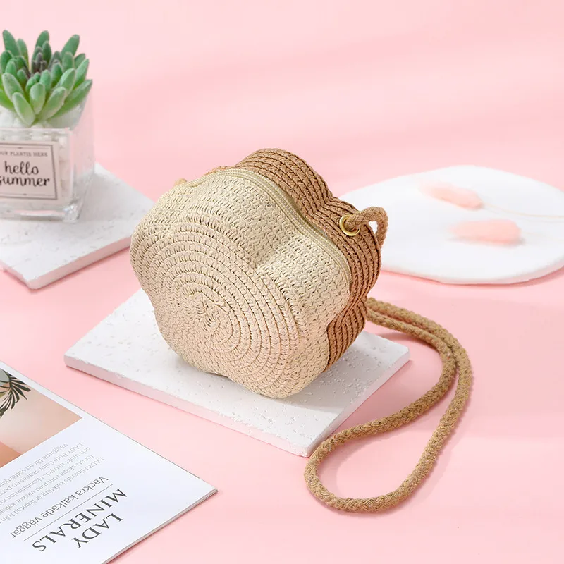 Summer Travel Straw Bag Flower Woven Bag Women's  New Children's Cute Straw Beach Bag Crossbody Seaside display picture 4