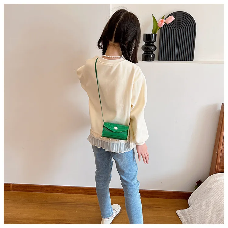 Fashion Foreign Trade Children's Bag Stylish Girls' Crossbody Bag New Solid Color Children's Mini Bag Coin Purse display picture 7