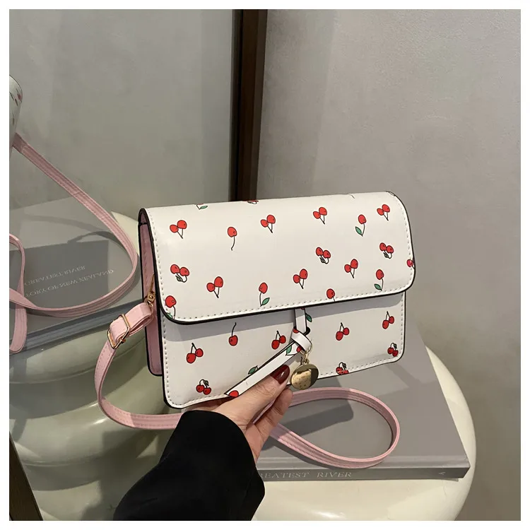 Fresh And Beautiful Fashion Handbag Women's Spring And Summer  New Fashionable Shoulder Crossbody Bag Stylish Joker Small Square Bag display picture 7