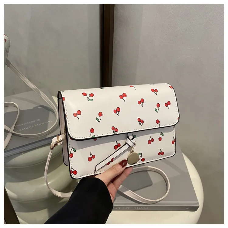 Fresh And Beautiful Fashion Handbag Women's Spring And Summer  New Fashionable Shoulder Crossbody Bag Stylish Joker Small Square Bag display picture 10