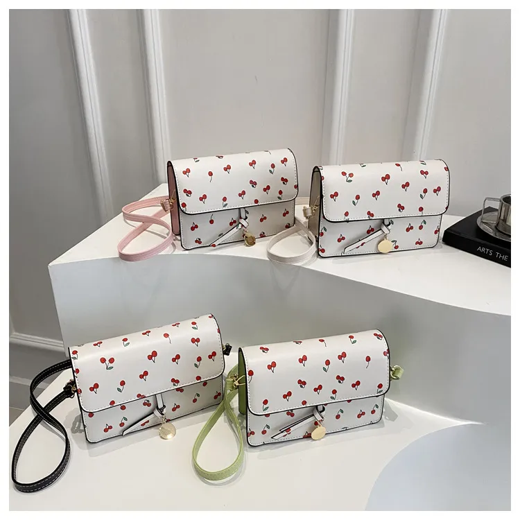 Fresh And Beautiful Fashion Handbag Women's Spring And Summer  New Fashionable Shoulder Crossbody Bag Stylish Joker Small Square Bag display picture 11