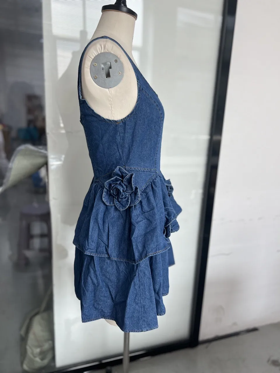 Flower Double Layer Denim Strap Skirt    Spring New Casual Style Strap Denim Skirt display picture 3