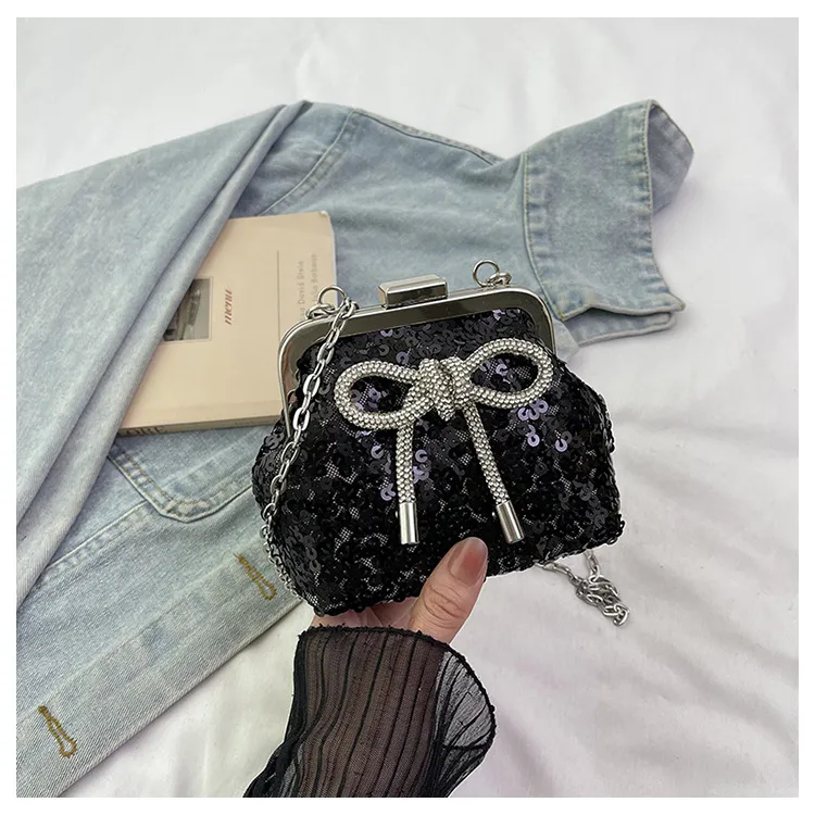 Fashion Sequins Girl Shoulder Bag Cute Bow Clip Mini Baby Messenger Bag New Chain Children's Bag display picture 9